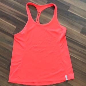 Under Armour tank
